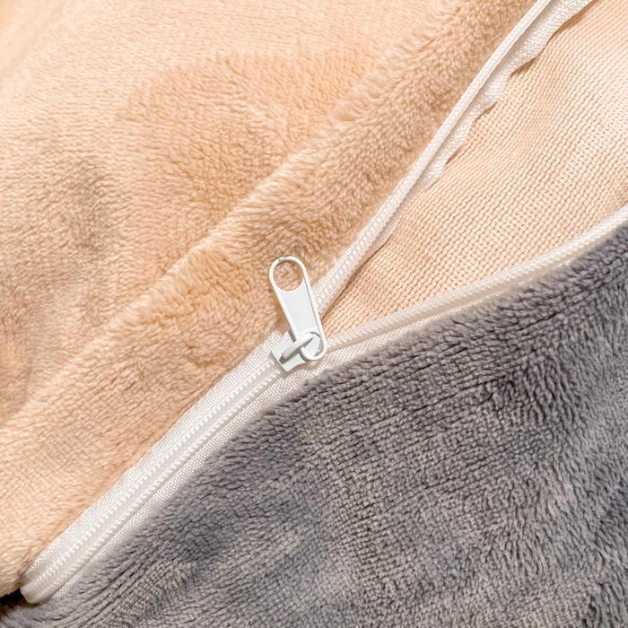 91家纺网 家纺一手货源 找家纺 仔仔熊 2025新款牛奶绒纯色双拼四件套 灰色+橙色