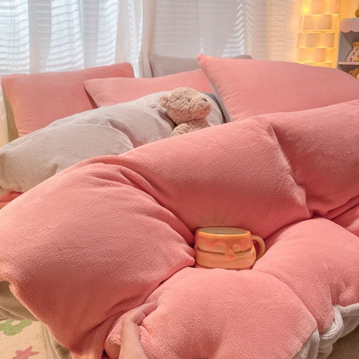 91家纺网 家纺一手货源 找家纺 （总）仔仔熊 2025新款牛奶绒纯色双拼四件套