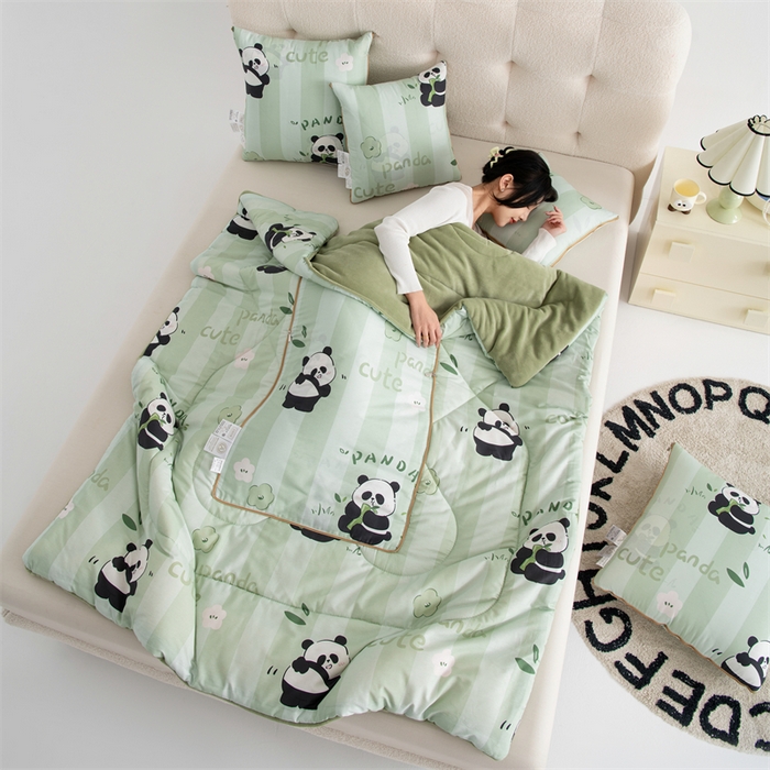 91家纺网 家纺一手货源 找家纺 照世家纺 2025新款A类棉加绒抗菌抱枕被系列 （控价：不能低于以下：小79，中号99，大120，加大140，超大160；低于零售价的链接，一经发现直接投诉下架，感谢大家的支持）嘟嘟小熊