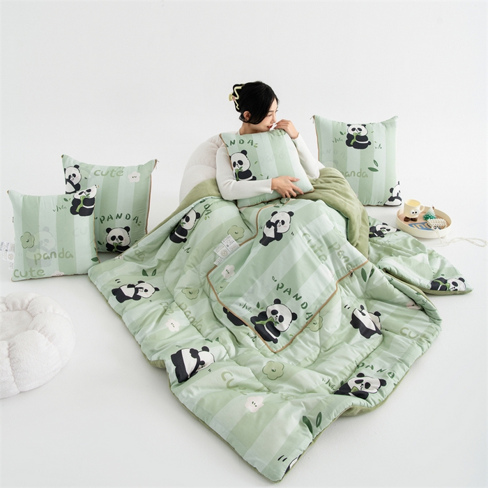 91家纺网 家纺一手货源 找家纺 照世家纺 2025新款A类棉加绒抗菌抱枕被系列 （控价：不能低于以下：小79，中号99，大120，加大140，超大160；低于零售价的链接，一经发现直接投诉下架，感谢大家的支持）嘟嘟小熊