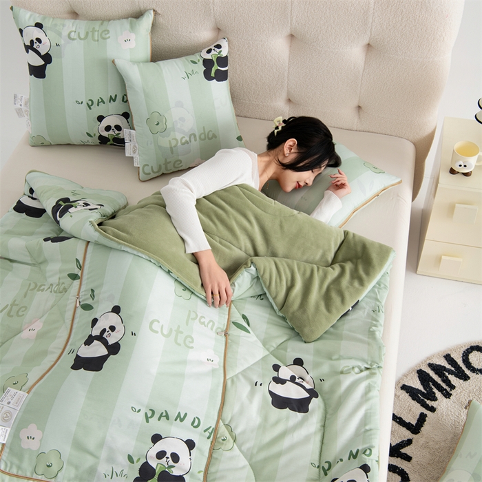 91家纺网 家纺一手货源 找家纺 照世家纺 2025新款A类棉加绒抗菌抱枕被系列 （控价：不能低于以下：小79，中号99，大120，加大140，超大160；低于零售价的链接，一经发现直接投诉下架，感谢大家的支持）嘟嘟小熊