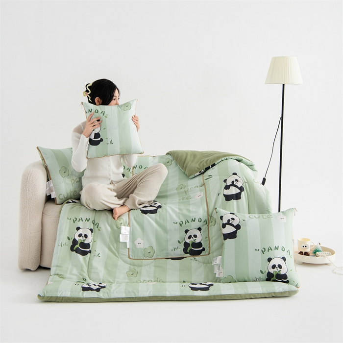 91家纺网 家纺一手货源 找家纺 照世家纺 2025新款A类棉加绒抗菌抱枕被系列 （控价：不能低于以下：小79，中号99，大120，加大140，超大160；低于零售价的链接，一经发现直接投诉下架，感谢大家的支持）嘟嘟小熊