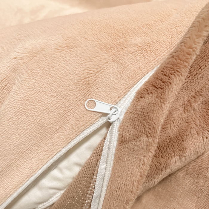 91家纺网 家纺一手货源 找家纺 仔仔熊 2025新款牛奶绒纯色双拼四件套 卡其+咖色