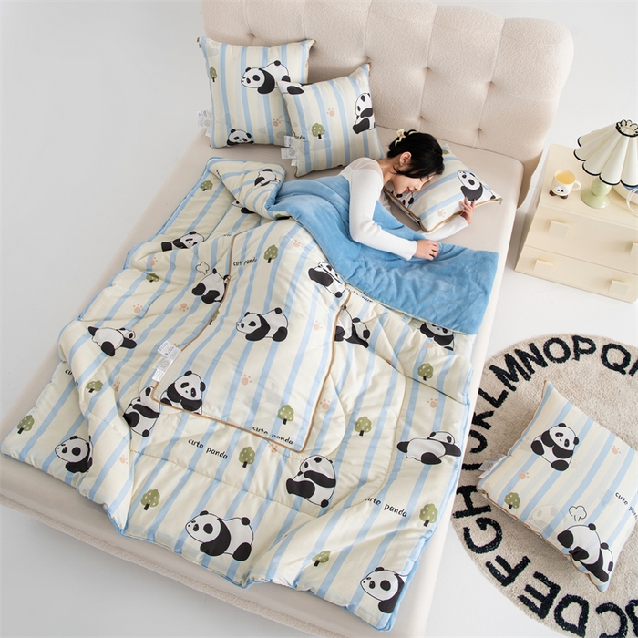 91家纺网 家纺一手货源 找家纺 照世家纺 2025新款A类棉加绒抗菌抱枕被系列 （控价：不能低于以下：小79，中号99，大120，加大140，超大160；低于零售价的链接，一经发现直接投诉下架，感谢大家的支持）趴趴熊猫