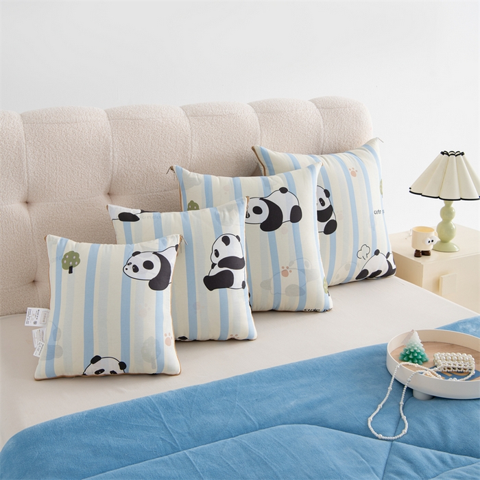 91家纺网 家纺一手货源 找家纺 照世家纺 2025新款A类棉加绒抗菌抱枕被系列 （控价：不能低于以下：小79，中号99，大120，加大140，超大160；低于零售价的链接，一经发现直接投诉下架，感谢大家的支持）趴趴熊猫