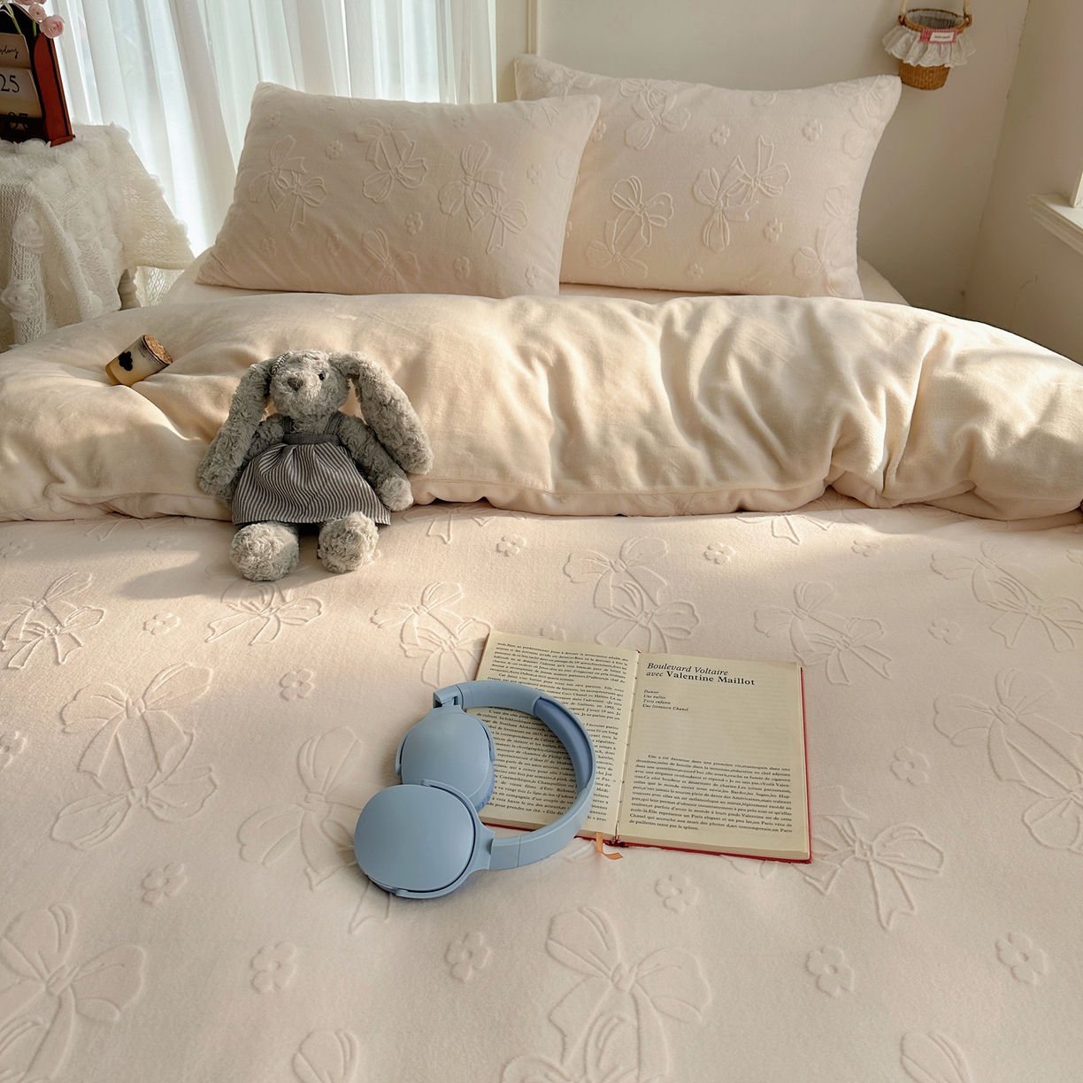 91家纺网 家纺一手货源 找家纺 （总）瑞钰 2025新款ins博士风蝴蝶全消光雕花暗合牛奶绒四件套