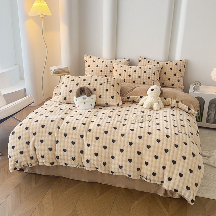 91家纺网 家纺一手货源 找家纺 郝媳妇家纺 2025新款泡泡绒牛奶绒四件套 爱心奶咖