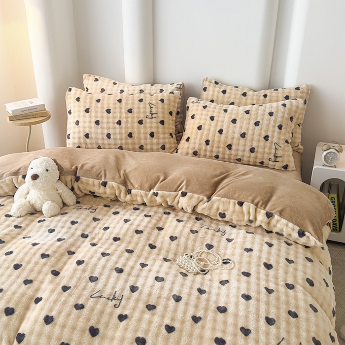 91家纺网 家纺一手货源 找家纺 郝媳妇家纺 2025新款泡泡绒牛奶绒四件套 爱心奶咖