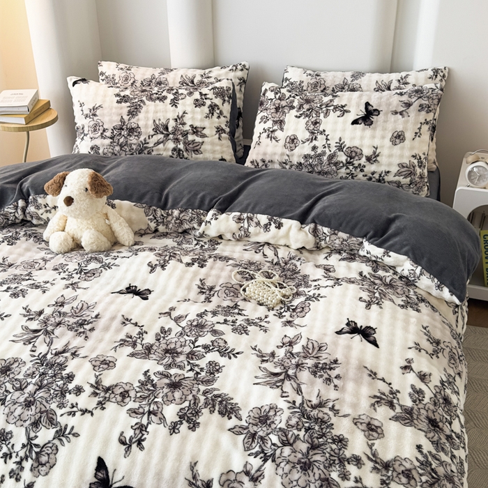 91家纺网 家纺一手货源 找家纺 郝媳妇家纺 2025新款泡泡绒牛奶绒四件套 蝶恋花