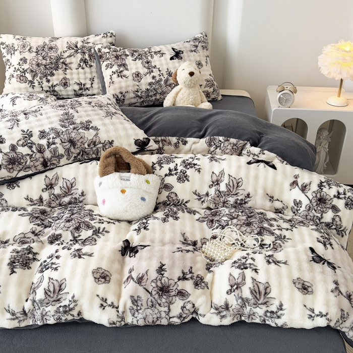 91家纺网 家纺一手货源 找家纺 郝媳妇家纺 2025新款泡泡绒牛奶绒四件套 蝶恋花