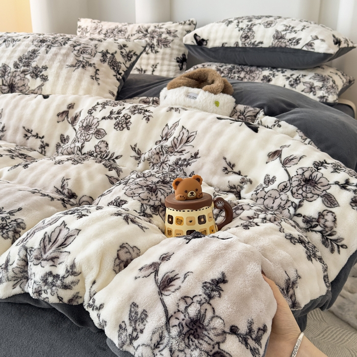 91家纺网 家纺一手货源 找家纺 郝媳妇家纺 2025新款泡泡绒牛奶绒四件套 蝶恋花