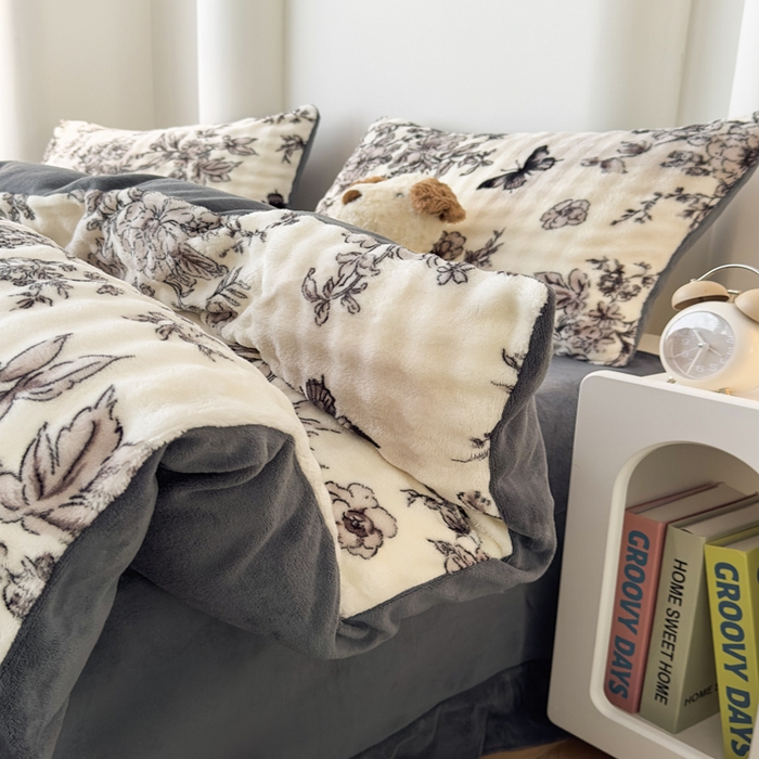 91家纺网 家纺一手货源 找家纺 郝媳妇家纺 2025新款泡泡绒牛奶绒四件套 蝶恋花