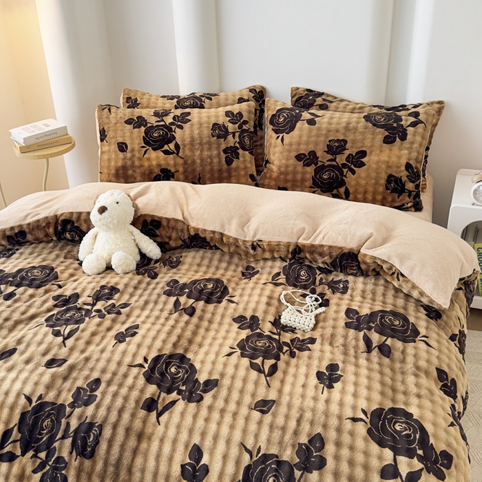 91家纺网 家纺一手货源 找家纺 郝媳妇家纺 2025新款泡泡绒牛奶绒四件套 玫瑰情缘