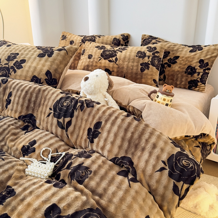 91家纺网 家纺一手货源 找家纺 郝媳妇家纺 2025新款泡泡绒牛奶绒四件套 玫瑰情缘