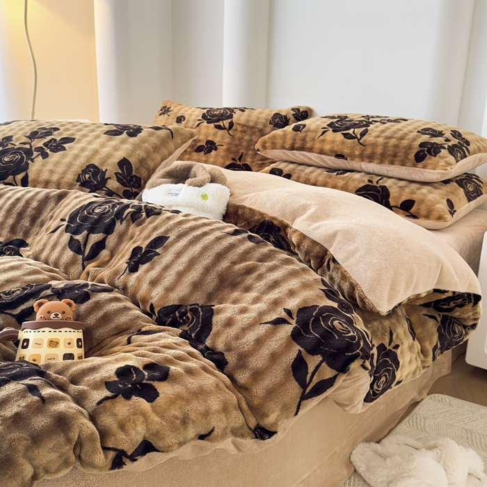 91家纺网 家纺一手货源 找家纺 郝媳妇家纺 2025新款泡泡绒牛奶绒四件套 玫瑰情缘