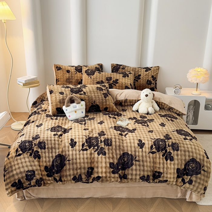 91家纺网 家纺一手货源 找家纺 郝媳妇家纺 2025新款泡泡绒牛奶绒四件套 玫瑰情缘