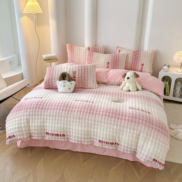 91家纺网 家纺一手货源 找家纺 郝媳妇家纺 2025新款泡泡绒牛奶绒四件套 咪咪粉