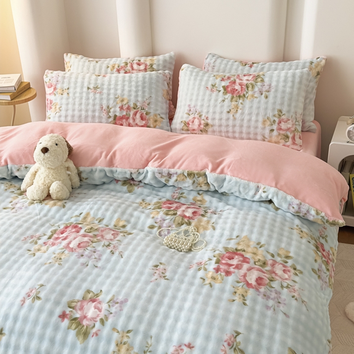 91家纺网 家纺一手货源 找家纺 郝媳妇家纺 2025新款泡泡绒牛奶绒四件套 欧拉花园