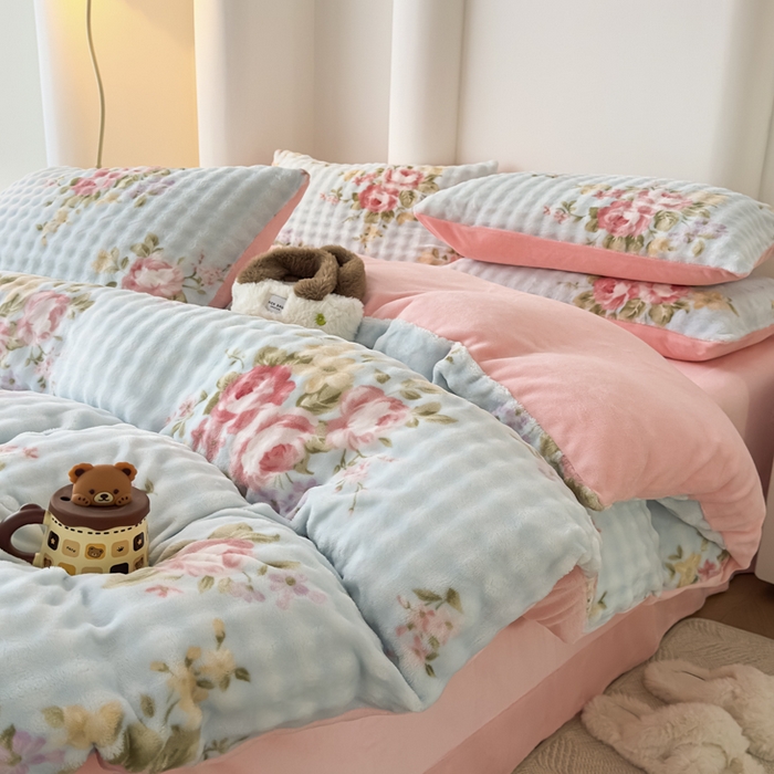 91家纺网 家纺一手货源 找家纺 郝媳妇家纺 2025新款泡泡绒牛奶绒四件套 欧拉花园