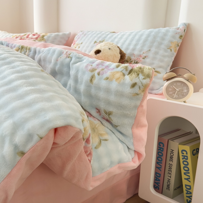 91家纺网 家纺一手货源 找家纺 郝媳妇家纺 2025新款泡泡绒牛奶绒四件套 欧拉花园