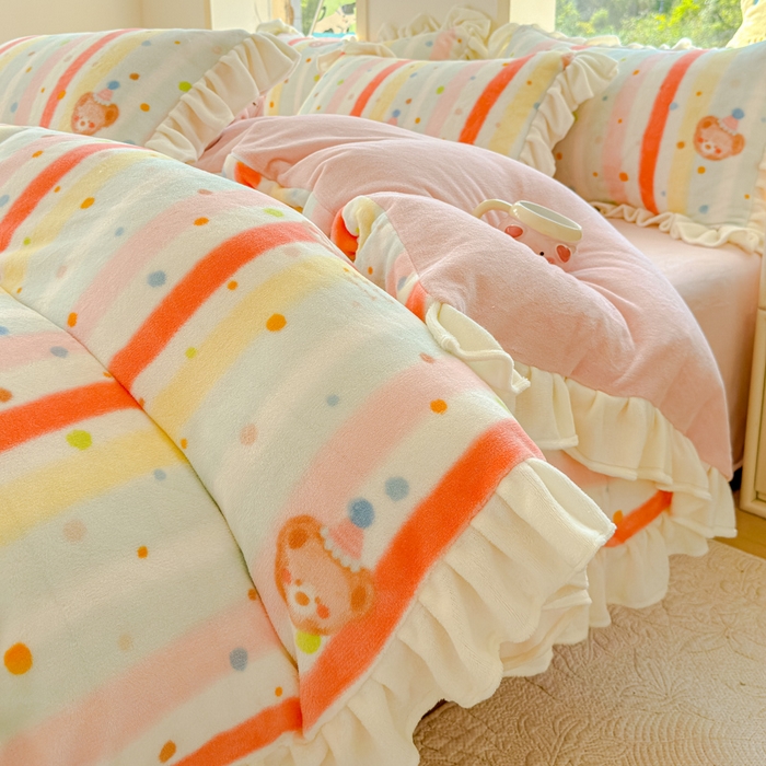 91家纺网 家纺一手货源 找家纺 （总）瑞钰 2025新款韩版花边牛奶绒四件套,彩虹条条,代表月亮,格格猫咪,萌犬小队,少女猫咪,少女心事,甜甜蛋卷,童话集,小兔故事会,小兔乐园,小熊来信,星星少女