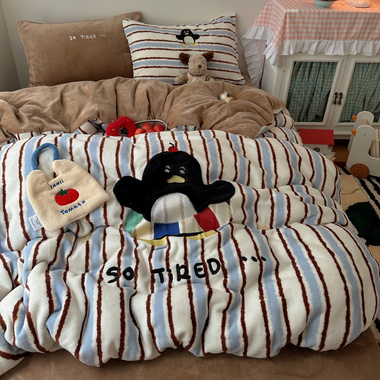 91家纺网 家纺一手货源 找家纺 （总）暖生活 2025新款兔绒贴布绣牛奶绒套件四件套（会员-5）