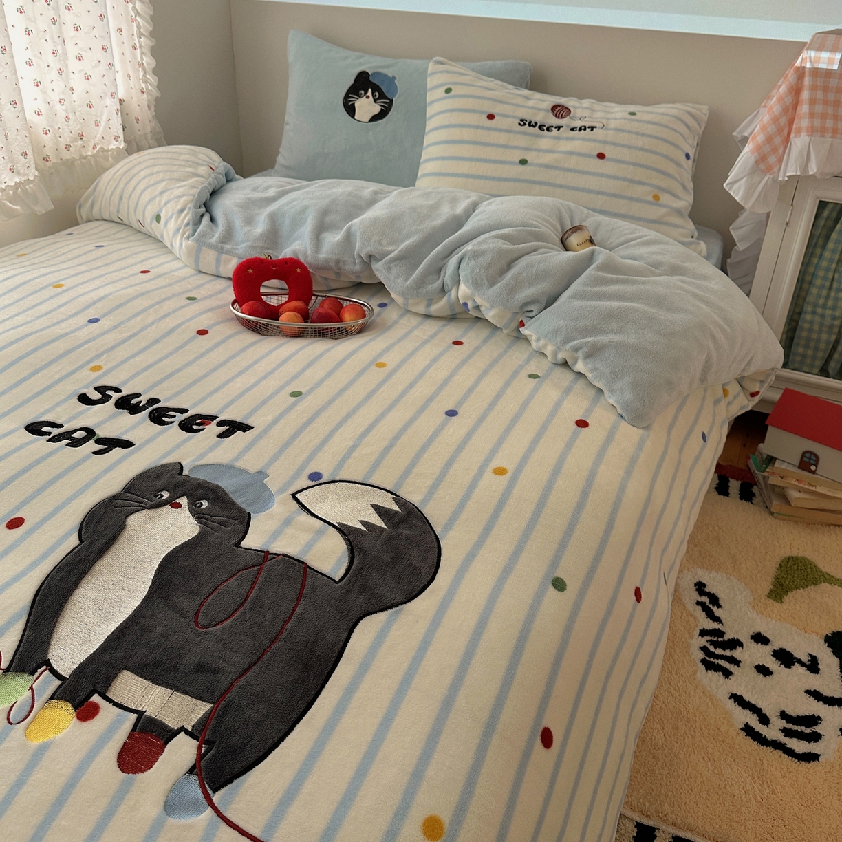 91家纺网 家纺一手货源 找家纺 暖生活 2025新款兔绒贴布绣牛奶绒套件四件套（会员-5） 线团小猫