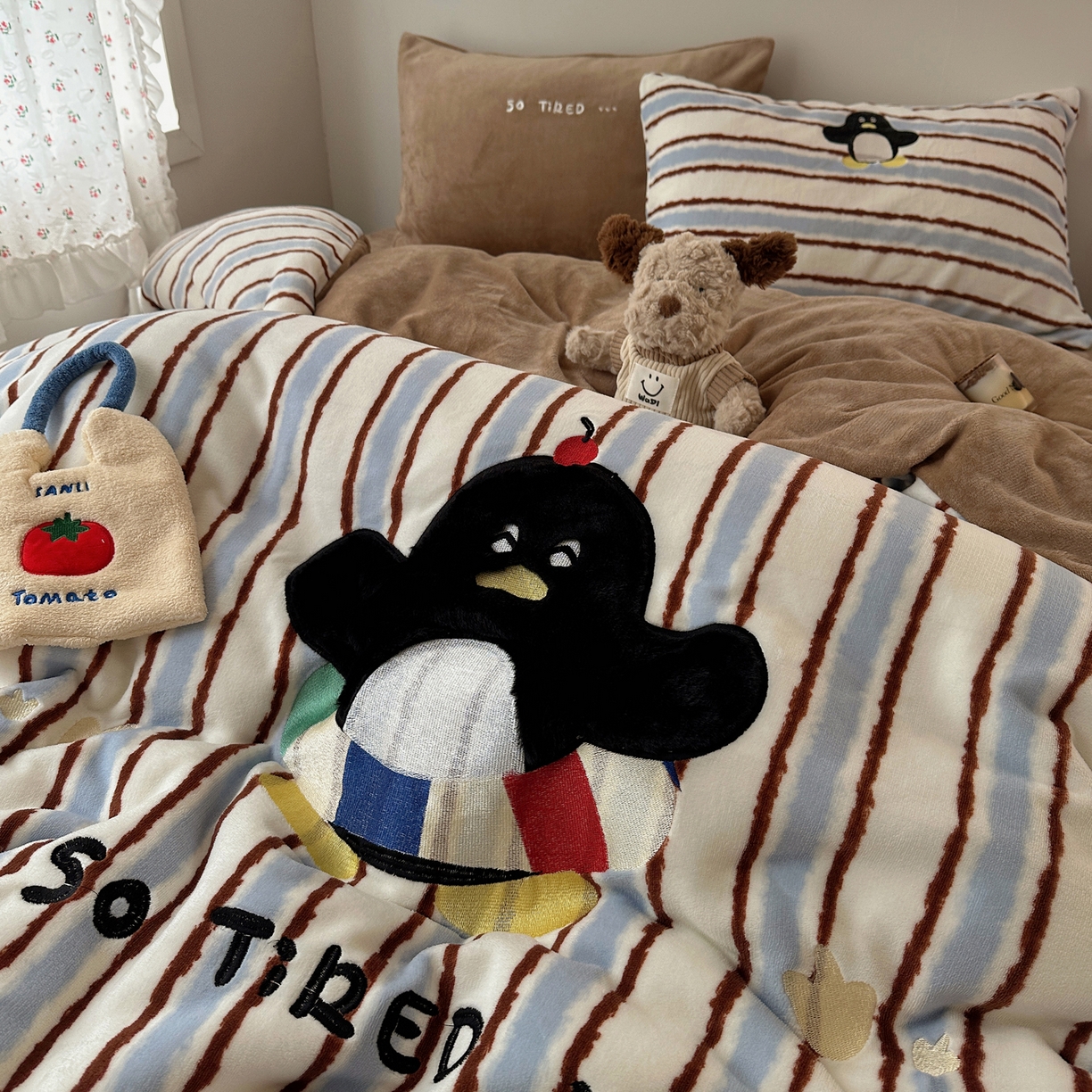 91家纺网 家纺一手货源 找家纺 暖生活 2025新款兔绒贴布绣牛奶绒套件四件套（会员-5） 泳圈企鹅