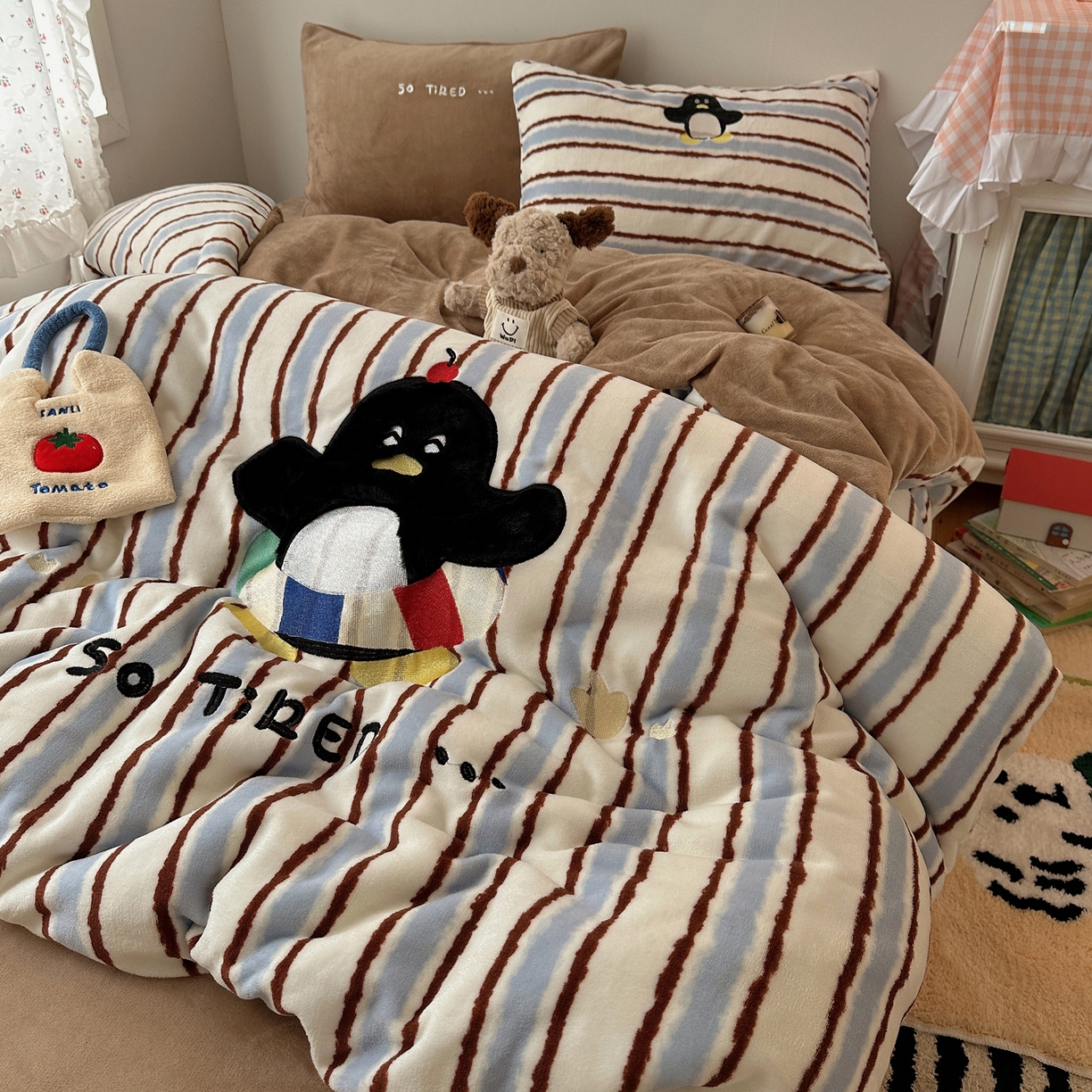 91家纺网 家纺一手货源 找家纺 暖生活 2025新款兔绒贴布绣牛奶绒套件四件套（会员-5） 泳圈企鹅