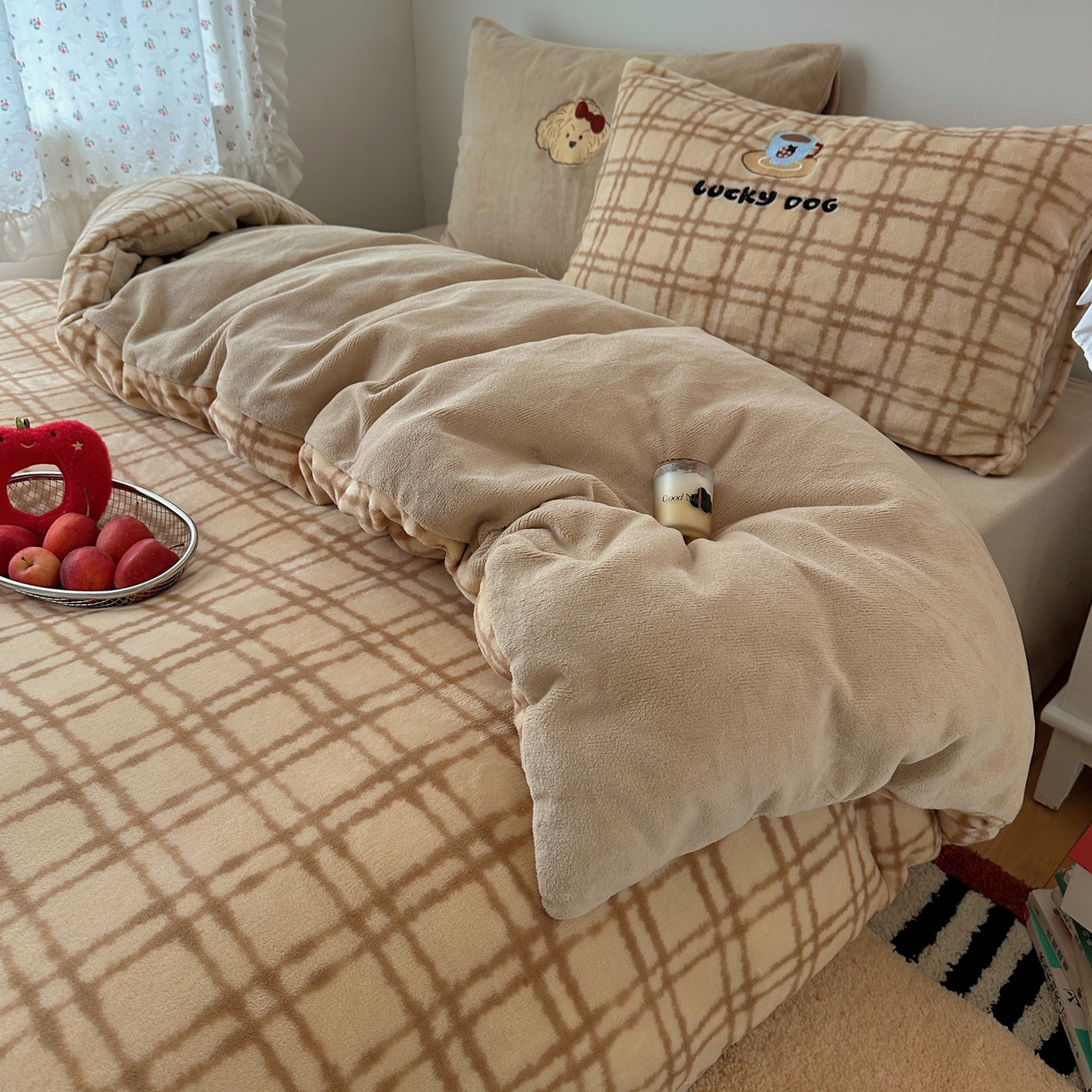 91家纺网 家纺一手货源 找家纺 暖生活 2025新款兔绒贴布绣牛奶绒套件四件套（会员-5） 小泰迪