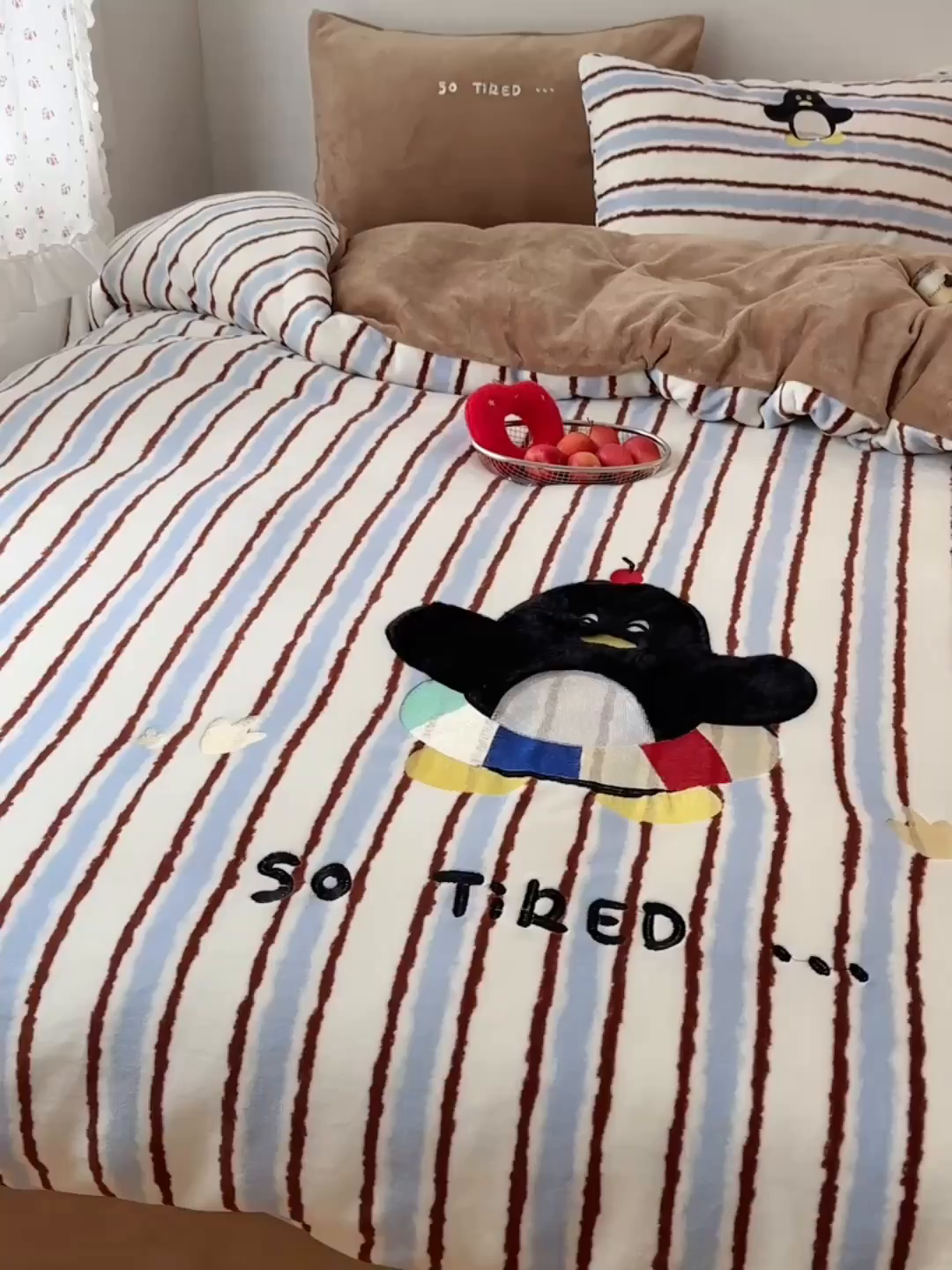 91家纺网 家纺一手货源 找家纺 暖生活 2025新款兔绒贴布绣牛奶绒套件四件套（会员-5） 泳圈企鹅