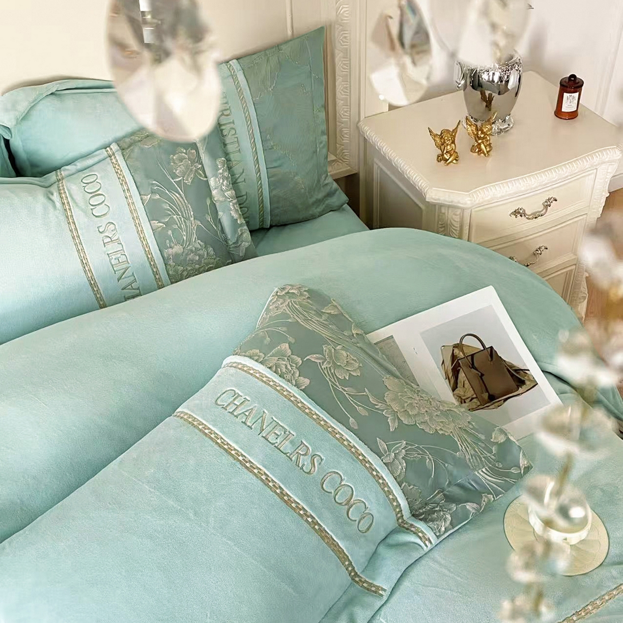 91家纺网 家纺一手货源 找家纺 置顶家纺 2025新款轻奢牛奶绒拼接刺绣四件套-戴安娜 戴安娜牛奶绒-繁星蓝