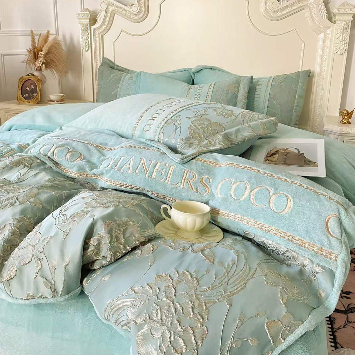 91家纺网 家纺一手货源 找家纺 置顶家纺 2025新款轻奢牛奶绒拼接刺绣四件套-戴安娜 戴安娜牛奶绒-繁星蓝