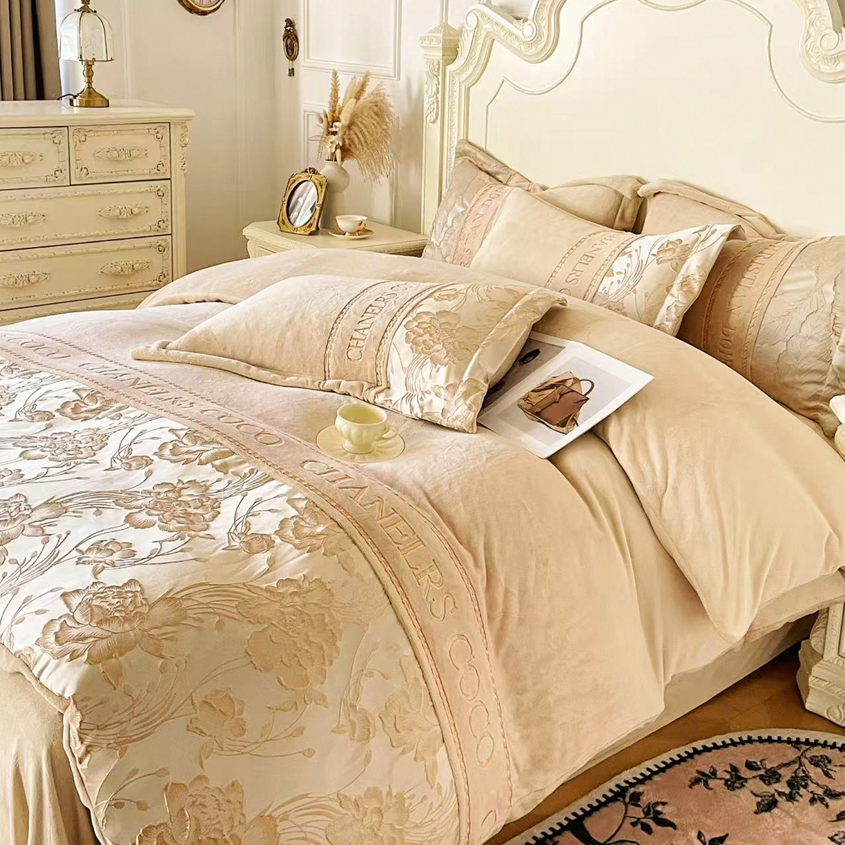 91家纺网 家纺一手货源 找家纺 置顶家纺 2025新款轻奢牛奶绒拼接刺绣四件套-戴安娜 戴安娜牛奶绒-卡其