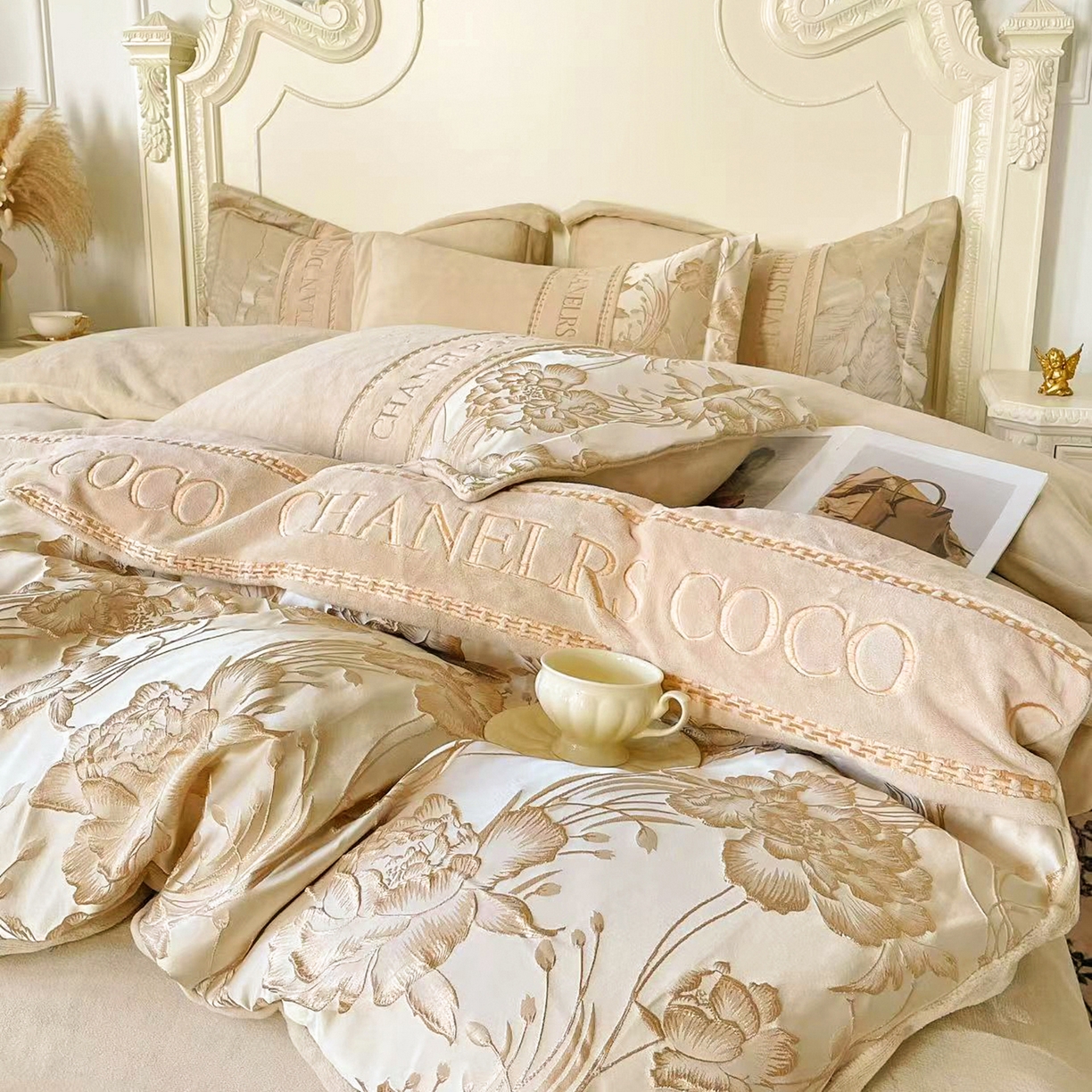 91家纺网 家纺一手货源 找家纺 置顶家纺 2025新款轻奢牛奶绒拼接刺绣四件套-戴安娜 戴安娜牛奶绒-卡其