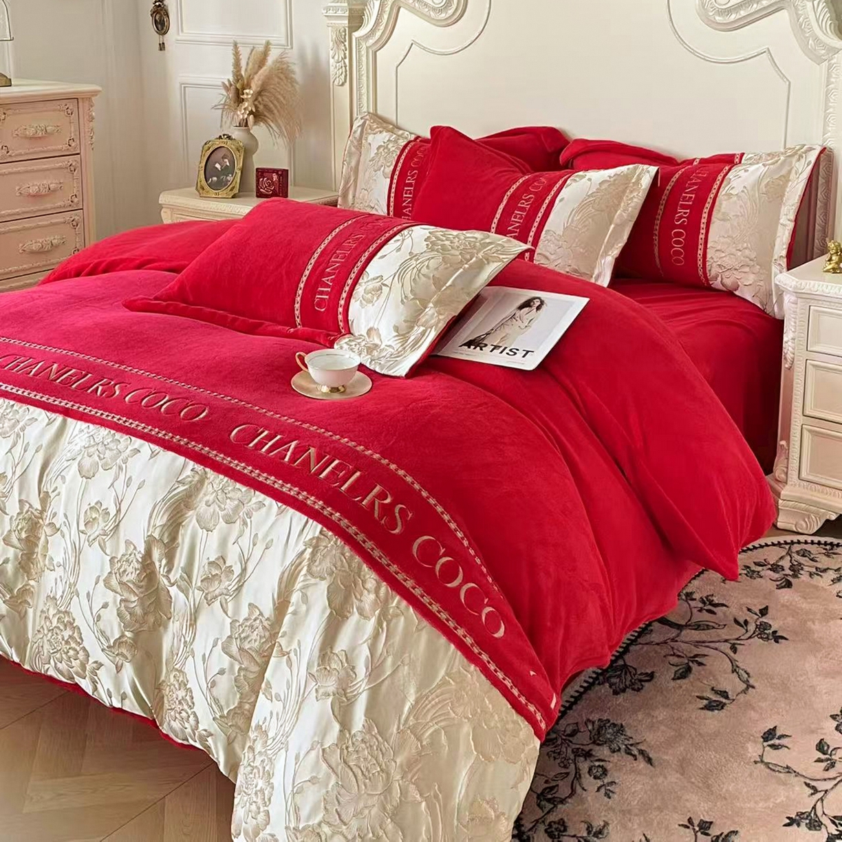 91家纺网 家纺一手货源 找家纺 置顶家纺 2025新款轻奢牛奶绒拼接刺绣四件套-戴安娜 戴安娜牛奶绒-大红