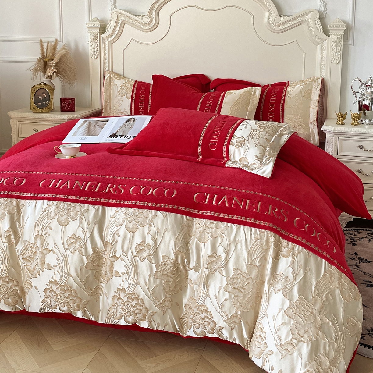 91家纺网 家纺一手货源 找家纺 置顶家纺 2025新款轻奢牛奶绒拼接刺绣四件套-戴安娜 戴安娜牛奶绒-大红