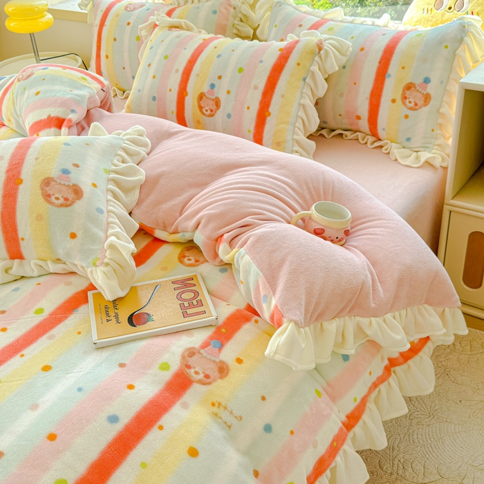 91家纺网 家纺一手货源 找家纺 瑞钰 2025新款韩版花边牛奶绒四件套 彩虹条条