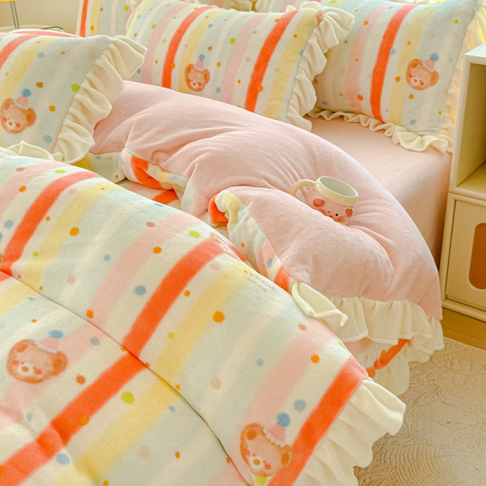 91家纺网 家纺一手货源 找家纺 瑞钰 2025新款韩版花边牛奶绒四件套 彩虹条条