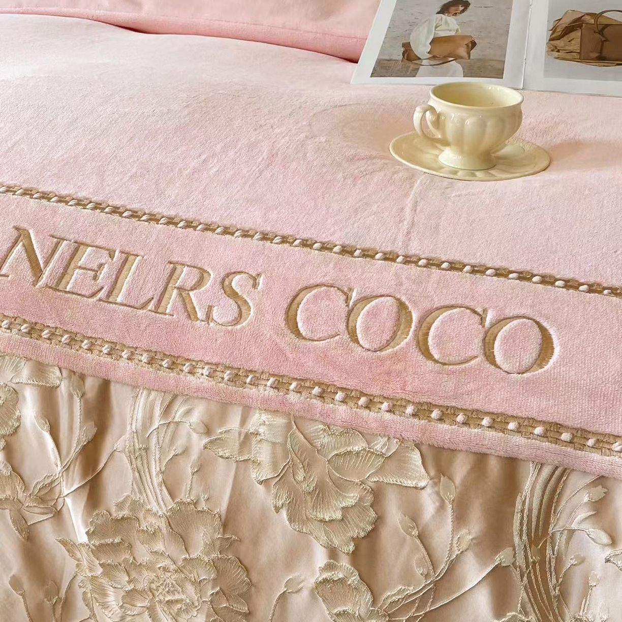 91家纺网 家纺一手货源 找家纺 置顶家纺 2025新款轻奢牛奶绒拼接刺绣四件套-戴安娜 戴安娜牛奶绒-粉