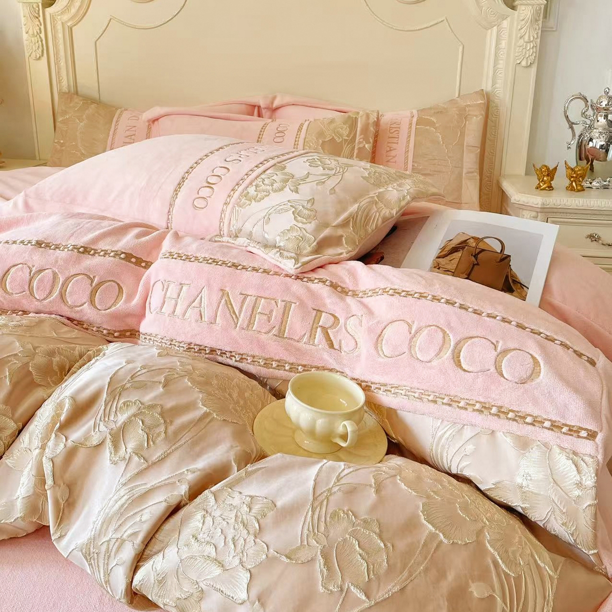 91家纺网 家纺一手货源 找家纺 置顶家纺 2025新款轻奢牛奶绒拼接刺绣四件套-戴安娜 戴安娜牛奶绒-粉