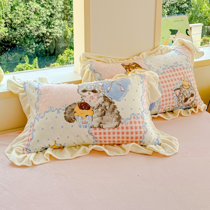 91家纺网 家纺一手货源 找家纺 瑞钰 2025新款韩版花边牛奶绒四件套 格格猫咪