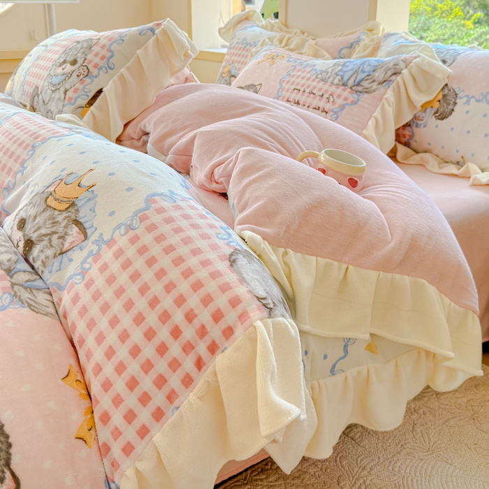 91家纺网 家纺一手货源 找家纺 瑞钰 2025新款韩版花边牛奶绒四件套 格格猫咪