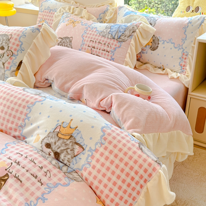 91家纺网 家纺一手货源 找家纺 瑞钰 2025新款韩版花边牛奶绒四件套 格格猫咪