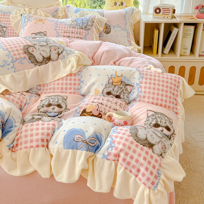 91家纺网 家纺一手货源 找家纺 瑞钰 2025新款韩版花边牛奶绒四件套 格格猫咪