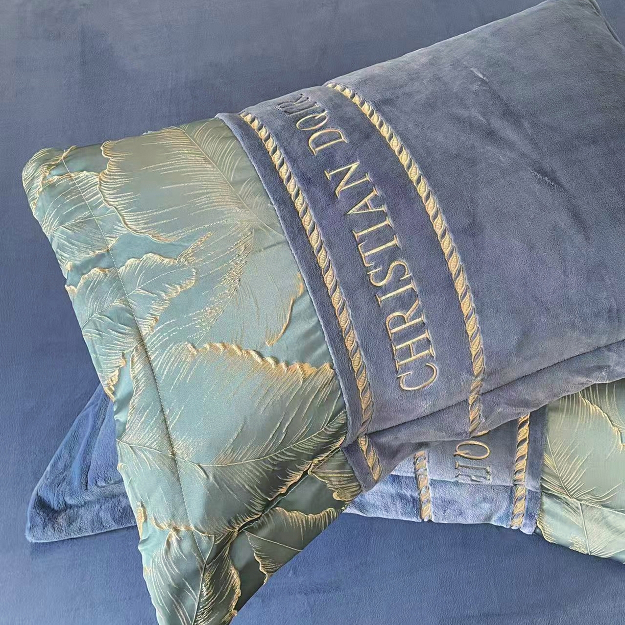 91家纺网 家纺一手货源 找家纺 （总）置顶家纺 2025新款轻奢牛奶绒拼接刺绣四件套-罗密欧