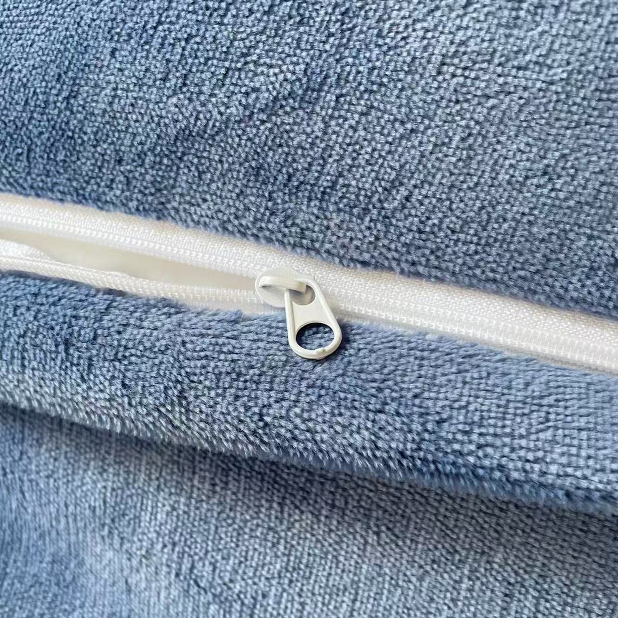 91家纺网 家纺一手货源 找家纺 （总）置顶家纺 2025新款轻奢牛奶绒拼接刺绣四件套-罗密欧