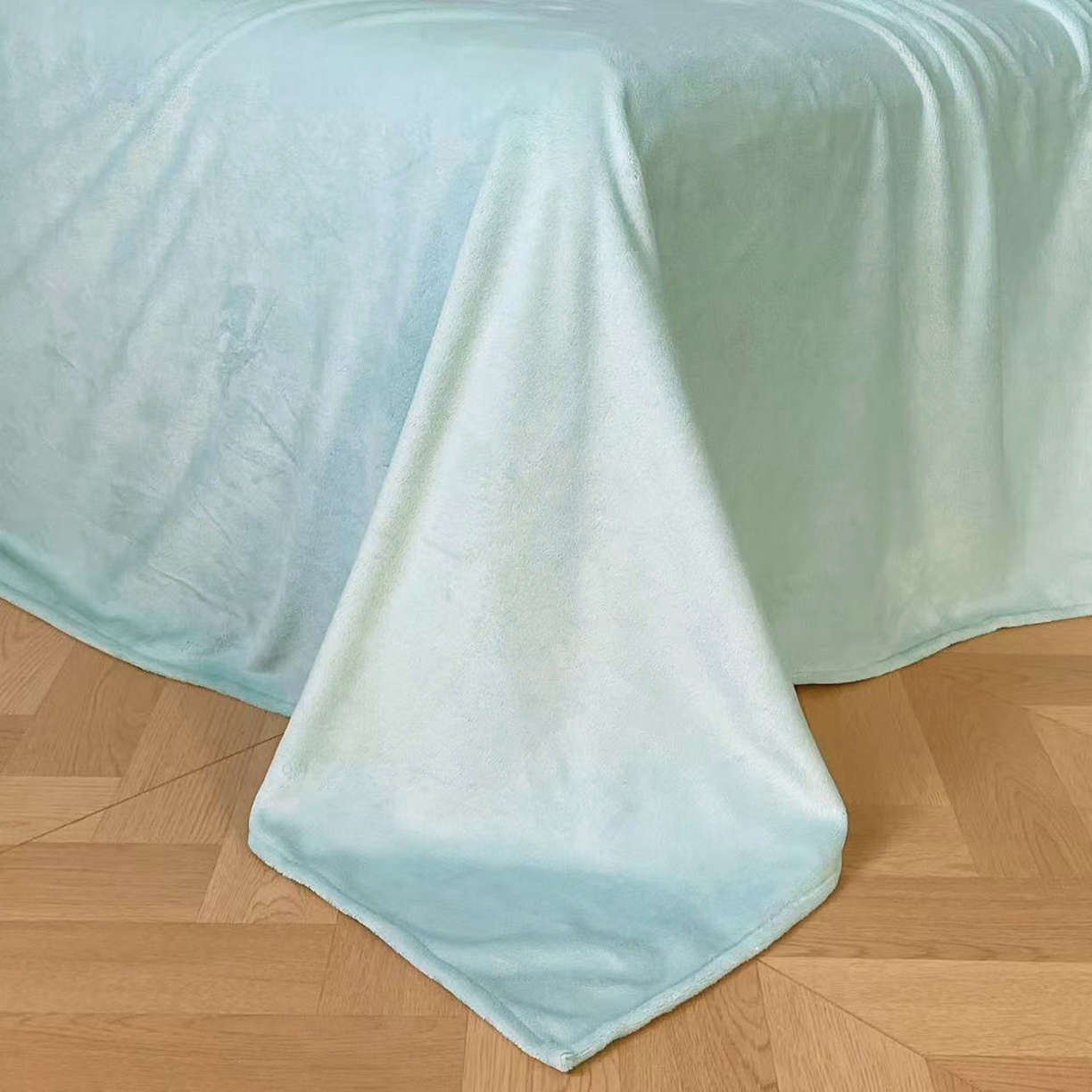 91家纺网 家纺一手货源 找家纺 置顶家纺 2025新款轻奢牛奶绒拼接刺绣四件套-罗密欧 罗密欧牛奶绒-繁星蓝