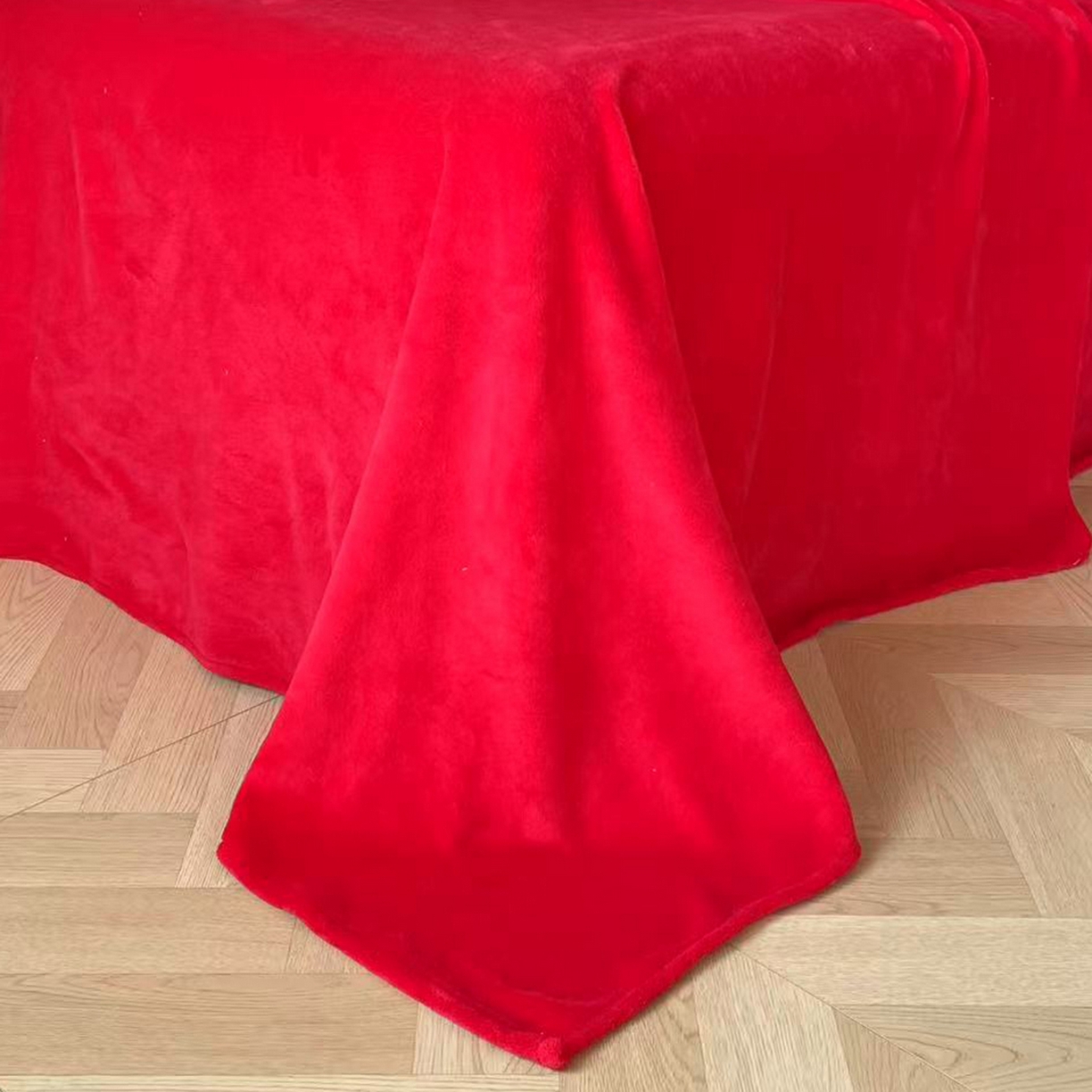 91家纺网 家纺一手货源 找家纺 置顶家纺 2025新款轻奢牛奶绒拼接刺绣四件套-罗密欧 罗密欧牛奶绒-大红