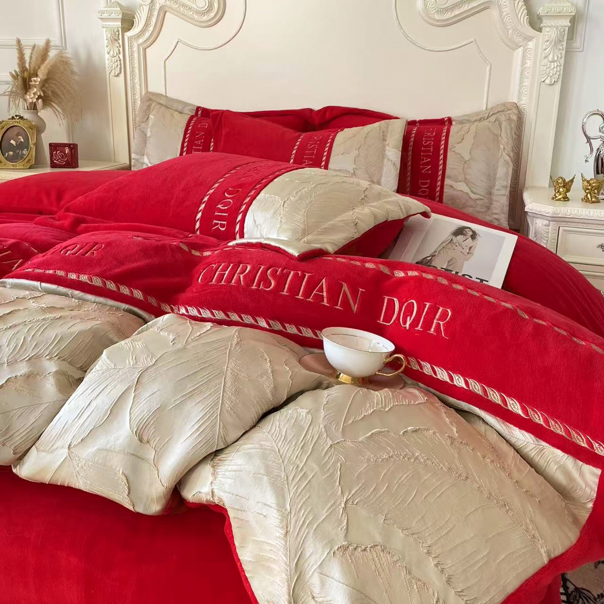 91家纺网 家纺一手货源 找家纺 置顶家纺 2025新款轻奢牛奶绒拼接刺绣四件套-罗密欧 罗密欧牛奶绒-大红